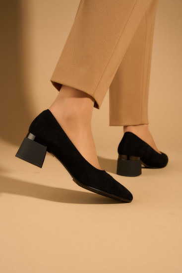 Жіночі туфлі Fabio Monelli 181411 чорні демісезонні замшеві