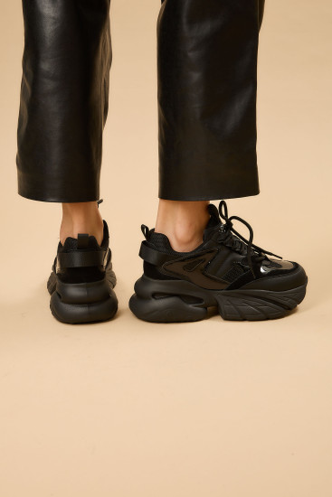 Жіночі кросівки Lonza 179052 чорні демісезонні шкіряні