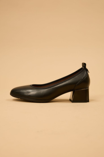 Жіночі туфлі Lonza 183370 чорні демісезонні шкіряні