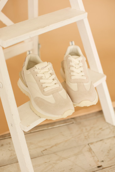 Жіночі кросівки Lonza 167105 білі демісезонні замшеві