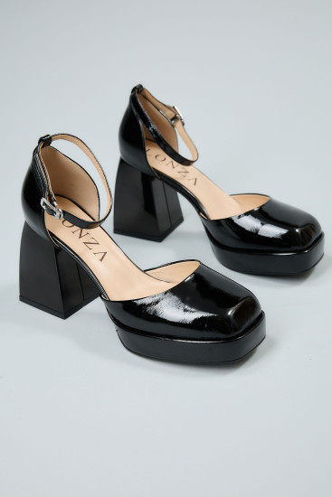 Жіночі туфлі Lonza 186672 чорні демісезонні лаковані