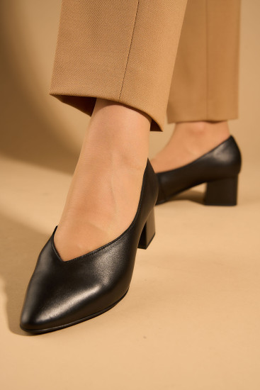 Женские туфли Fabio Monelli 181413 черные демисезонные кожаные