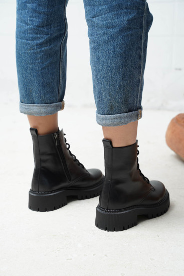 Женские ботинки Lonza 172431 черные демисезонные кожаные