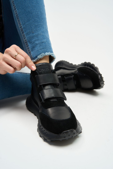 Женские ботинки Lonza 180861 черные демисезонные кожаные