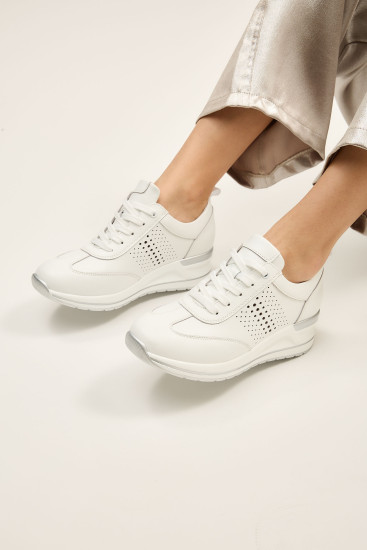 Жіночі кросівки Lonza 183310 білі демісезонні шкіряні