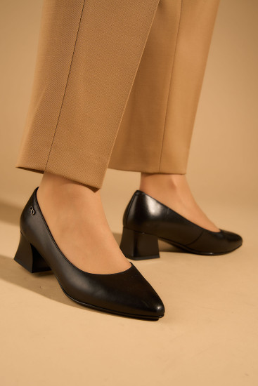 Женские туфли Fabio Monelli 181449 черные демисезонные кожаные