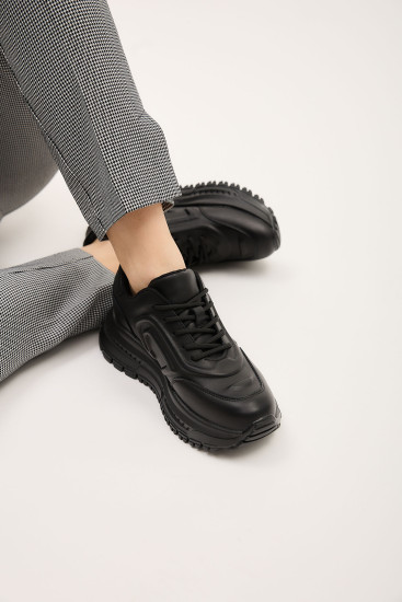 Жіночі кросівки Lonza 182784 чорні демісезонні шкіряні