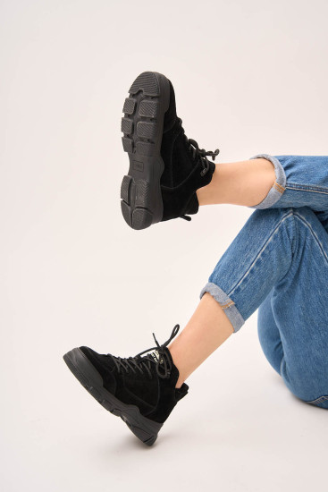 Женские ботинки Lonza 174671 черные демисезонные замшевые